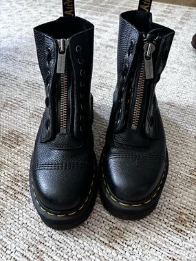 Dr. Martens Sinclair Black Platform Boots US 9 Front Zip Quad Sole